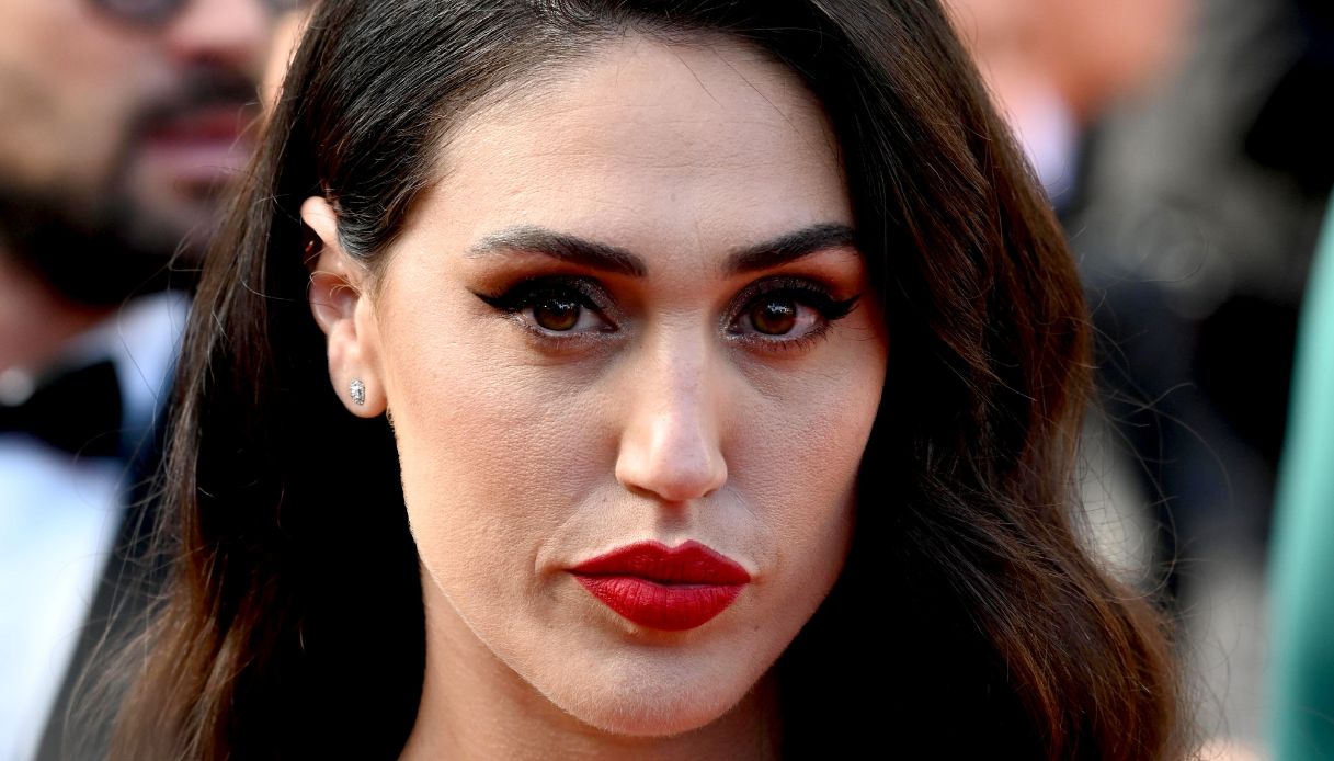 Cecilia Rodriguez, prove da sposa in bianco: bellezza unica in pizzo