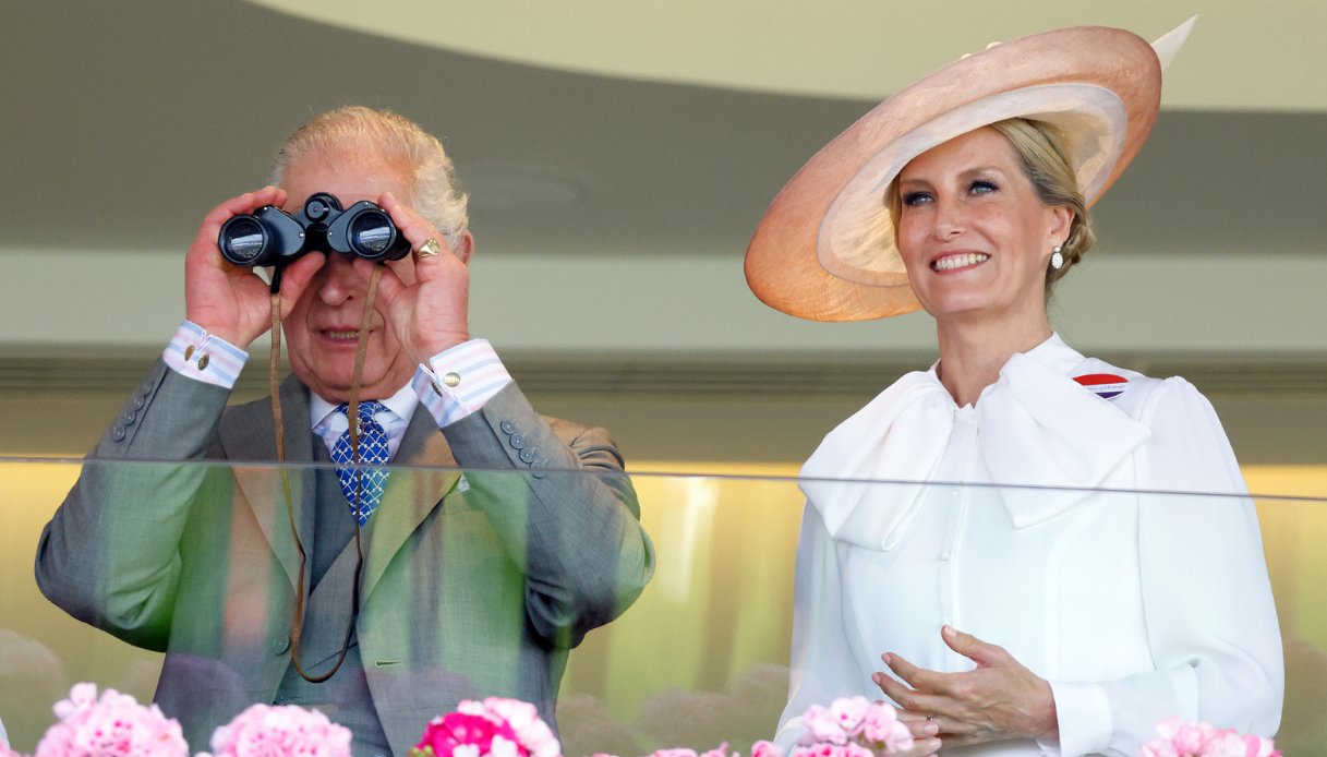 Carlo III con la Duchessa di Edimburgo ad Ascot