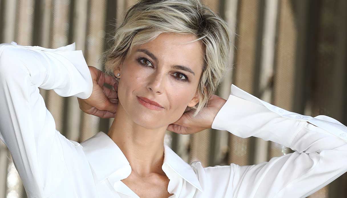 “Da noi… A ruota libera”, tutti gli ospiti della prima puntata: Fialdini in forma smagliante