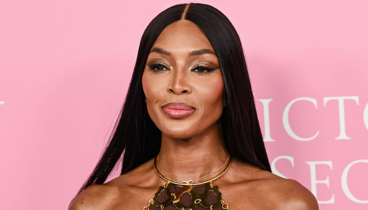 Calendario Pirelli 2024, Naomi Campbell a 53 anni posa per la quinta volta