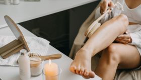 5 prodotti da acquistare per la pelle “spellata” post-abbronzatura