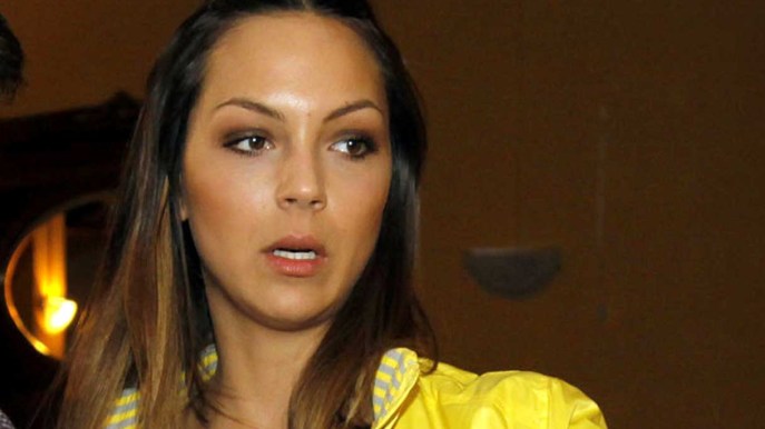 Sarah Nile licenziata dopo la nascita della figlia: “Ho lavorato fino a due giorni dal parto”