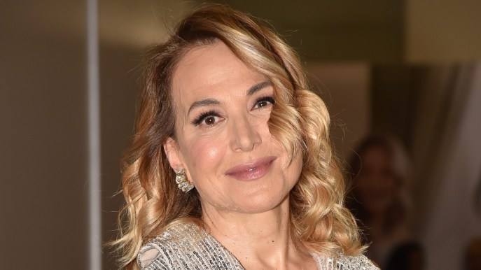 Barbara D’Urso, nuovo taglio di capelli e niente trucco: la foto su Instagram è stupenda