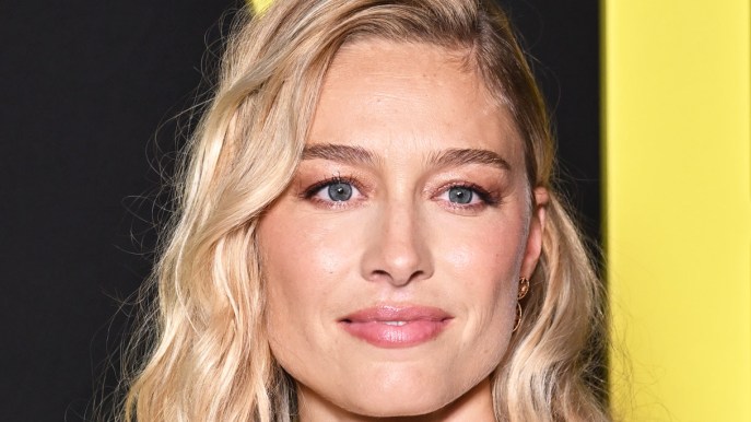 Beatrice Borromeo da Dior: abito impalpabile e mano nella mano con Pierre Casiraghi