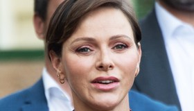Alberto di Monaco dà forfait a Charlene e va all’Oktoberfest in costume tipico