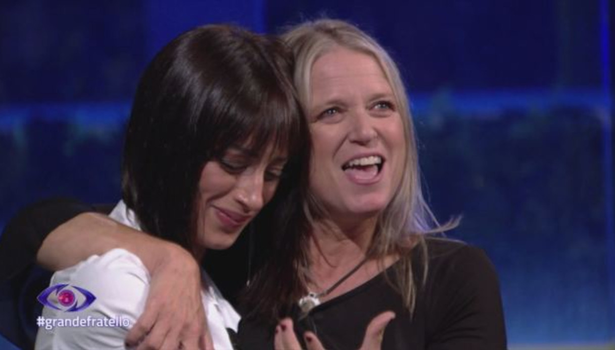 “Grande Fratello”, il dolore di Letizia per il padre scomparso