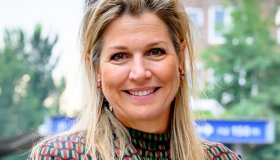 Maxima d’Olanda ci insegna come indossare la gonna di pelle (con stile)