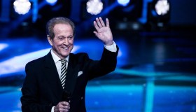 Memo Remigi nuovi problemi in Rai, salta anche “Domenica In”