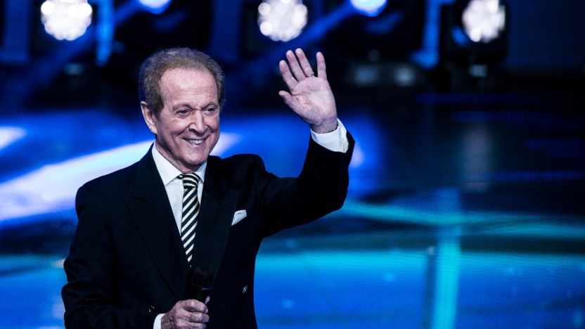 Memo Remigi nuovi problemi in Rai, salta anche “Domenica In”