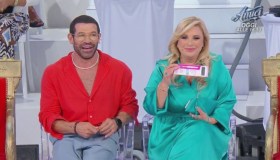 “Uomini e Donne”, test di gravidanza per Gemma Galgani: “Aspetta un bambino”