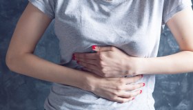 Tumore dell’ovaio, un manifesto con le 7 cose da fare per renderlo curabile