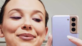 Millie Bobby Brown senza trucco normalizza le imperfezioni della pelle
