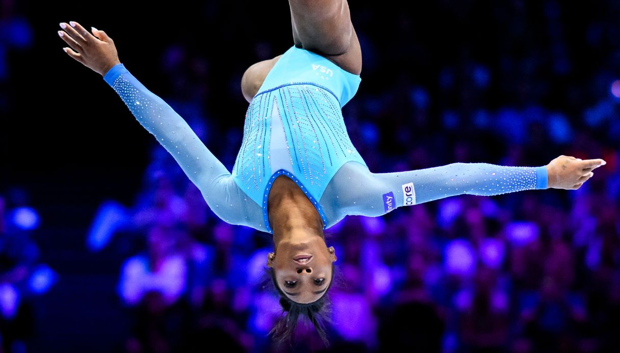 Cosa ci insegna il salto impossibile di Simone Biles: un esempio dopo il crollo emotivo