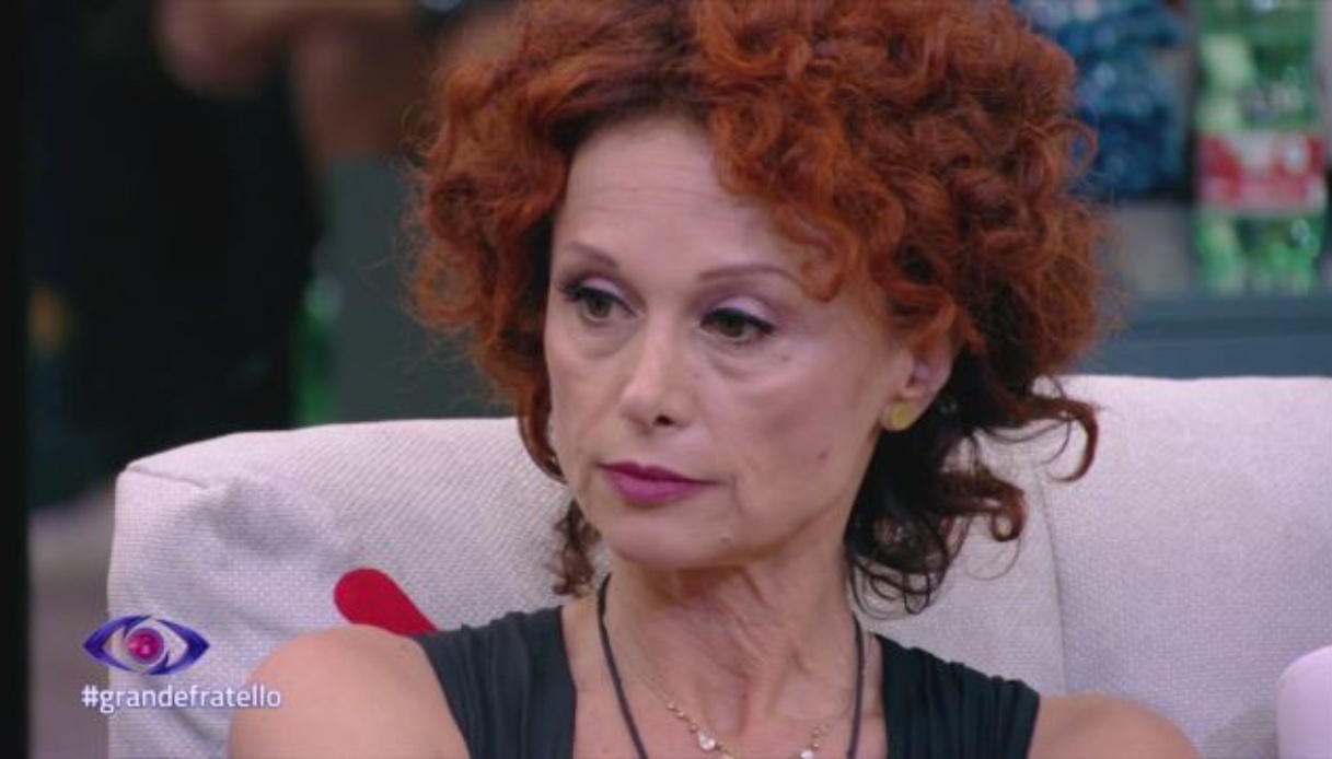 GF Beatrice Luzzi sotto attacco, è una “vedova nera”: perché ha perso 12 milioni
