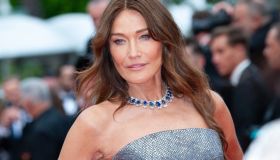 Carla Bruni: “Quattro anni fa mi è stato diagnosticato un cancro al seno”