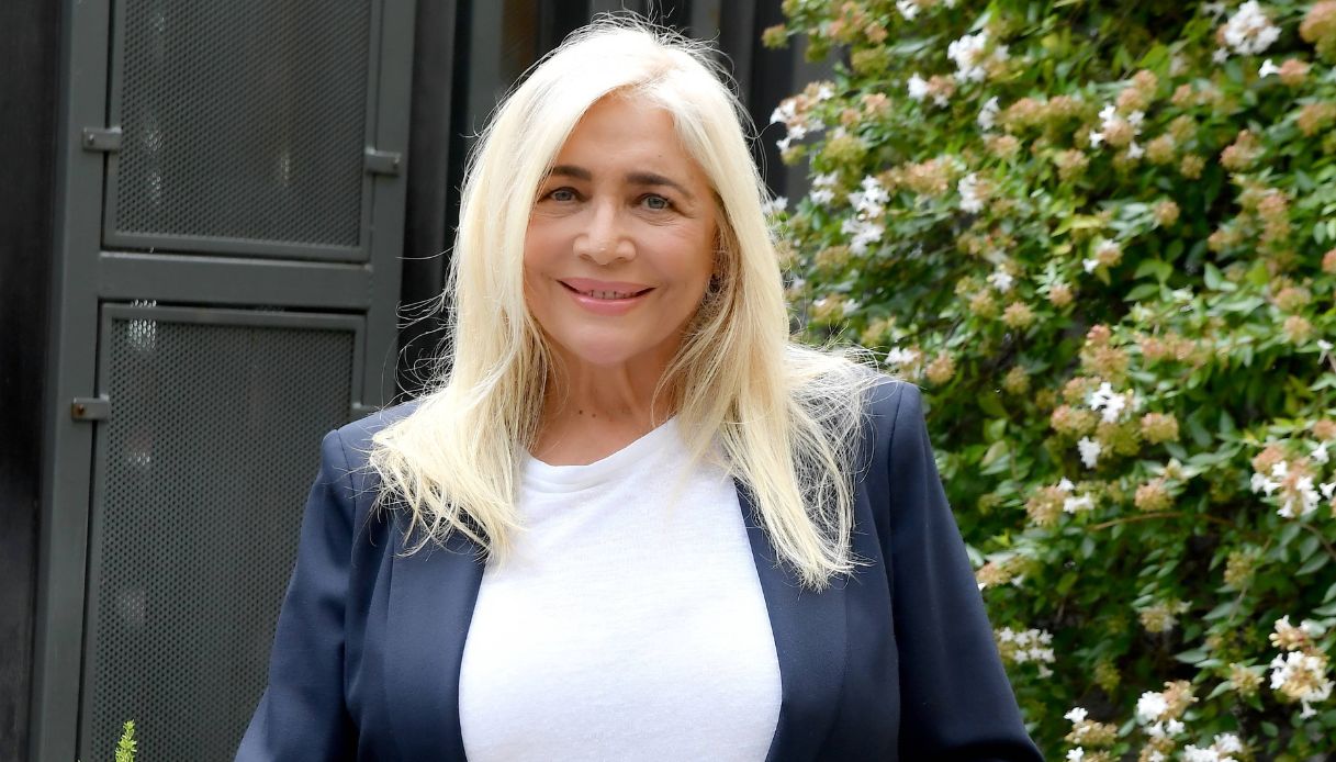 Mara Venier compie 73 anni, la dedica del marito e tutti i messaggi d’auguri