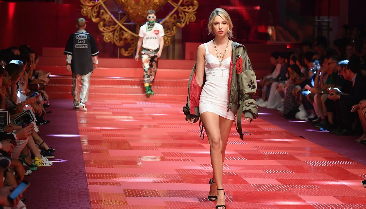 Olympia di Grecia durante la sfilata di Dolce & Gabbana nel giugno 2017