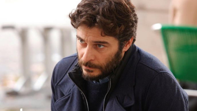 Lino Guanciale in “Un’estate fa”: chi canta la canzone della serie
