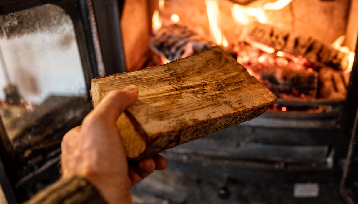 Stufa a legna, come pulire i tubi senza smontarli