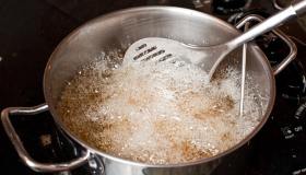 Olio, cos’è il punto di fumo e cosa accade se lo si supera