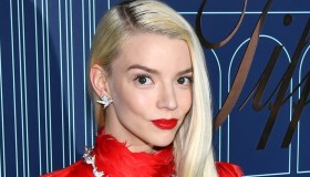 Anya Taylor-Joy, la regina degli scacchi sposa segreta a Venezia: l’abito è una sorpresa