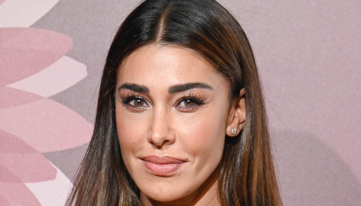 Belen Rodriguez, spunta l’anello al dito di Elio Lorenzoni. Poi sbotta su Instagram