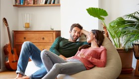 Stanchi di appuntamenti “troppo perfetti”? C’è una soluzione: il trend di TikTok vanilla dating