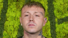 Lazza è “il più odiato di X”: gli strafalcioni social del rapper sanremese