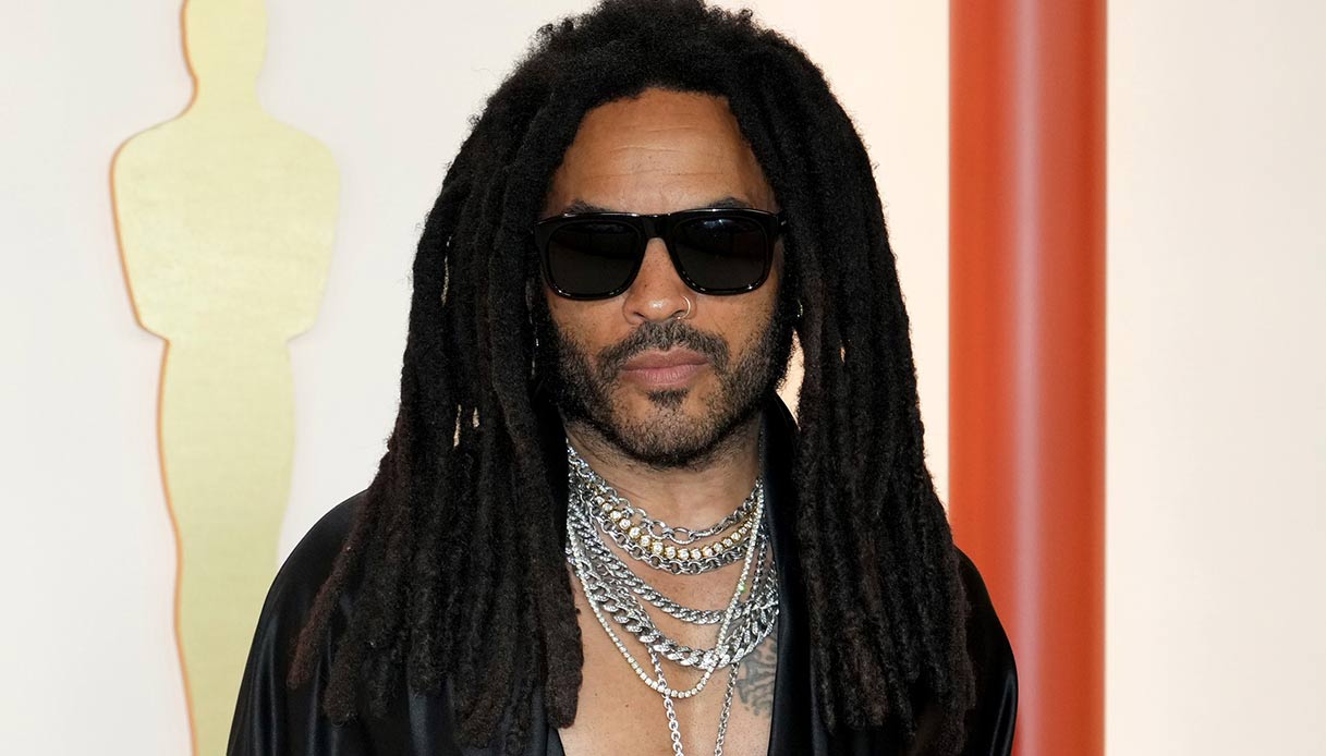 Lenny Kravitz: l’età (59 anni) è solo un dettaglio. Il nuovo video