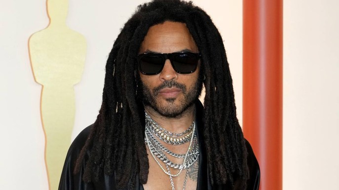 Lenny Kravitz: l’età (59 anni) è solo un dettaglio. Il nuovo video