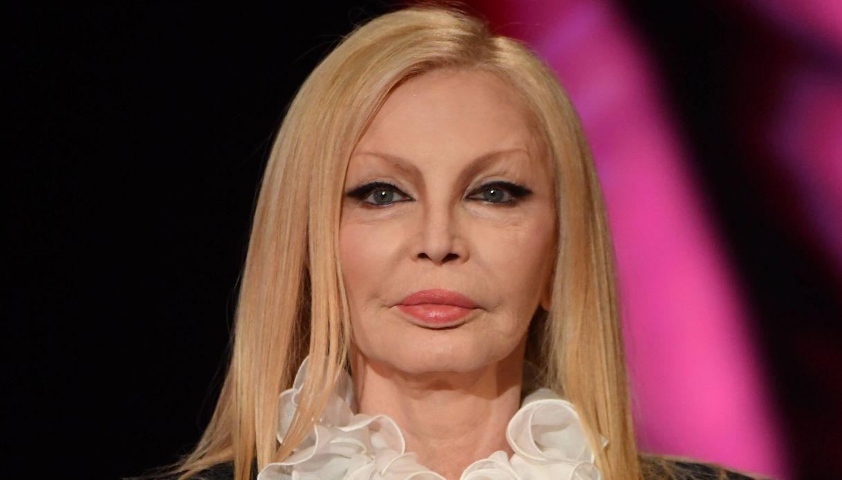 Show di Patty Pravo a “Belve”: “Non mi piaccio così tanto”. E ricorda gli ex mariti