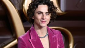 Timothée Chalamet in rosa a Londra nei panni di Wonka scatena i fan