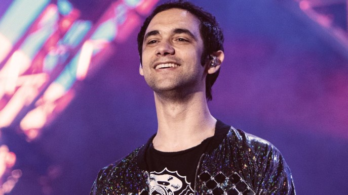 Cosmo, in arrivo “Antipop”: inno alla diversità per “cambiare le carte in tavola”