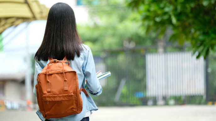 Congedo mestruale da scuola: come funziona e perché è ora di parlarne seriamente