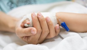 Indi, stop al supporto vitale: i genitori della bimba di 8 mesi non si arrendono