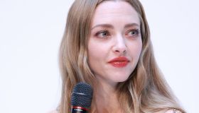 Amanda Seyfried, divina con l’abito tempestato di gioielli