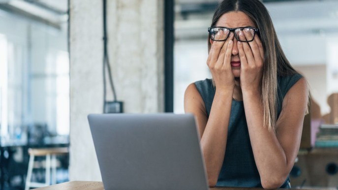 Chi è Brielle Asero, 21enne in lacrime per il turno di lavoro di 8 ore: “Non vivo più”