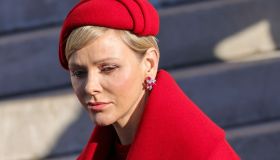Charlene di Monaco oscura tutti e brilla in rosso alla parata della festa nazionale