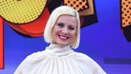 Antonella Elia, 10 look indimenticabili tra piccoli (e grandi) scivoloni