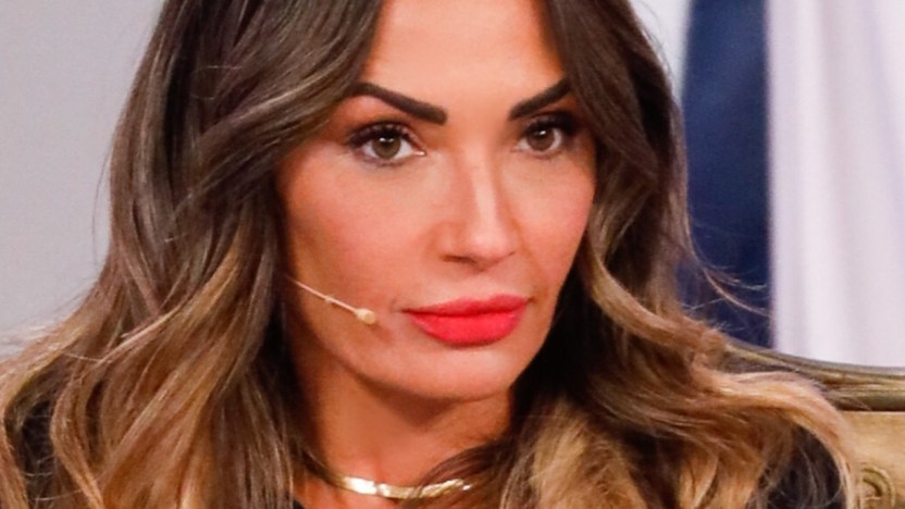 “Uomini e Donne”, l’ex di Ida rompe il silenzio: l’ombra del “tradimento”