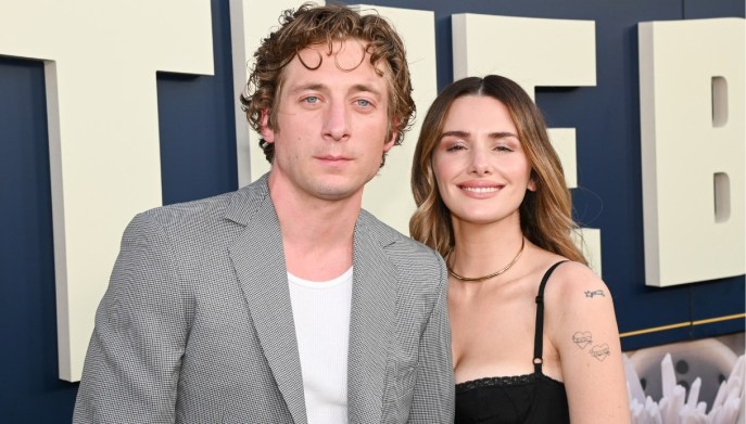 Jeremy Allen White e Addison Timlin