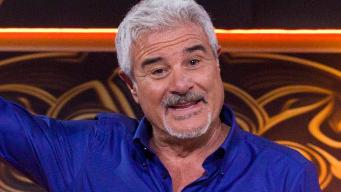 Pino Insegno fuori da “L’Eredità”: parla il manager