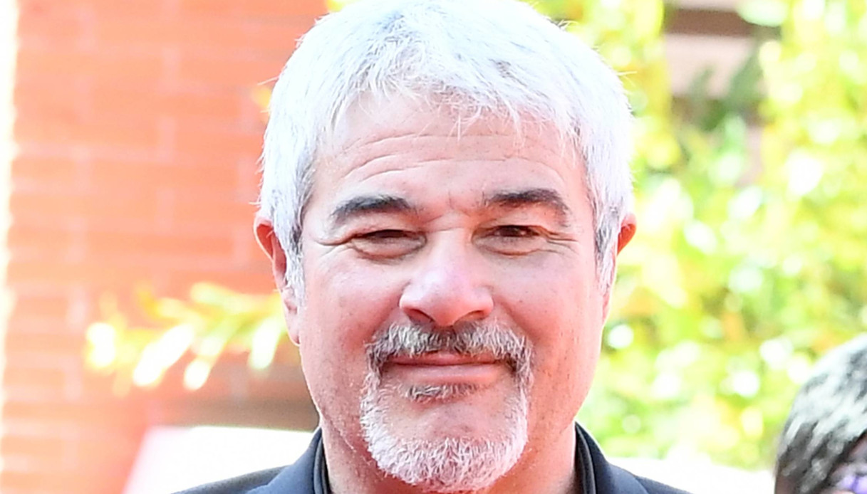 Pino Insegno in Rai, quanto guadagna: le cifre da capogiro del suo cachet