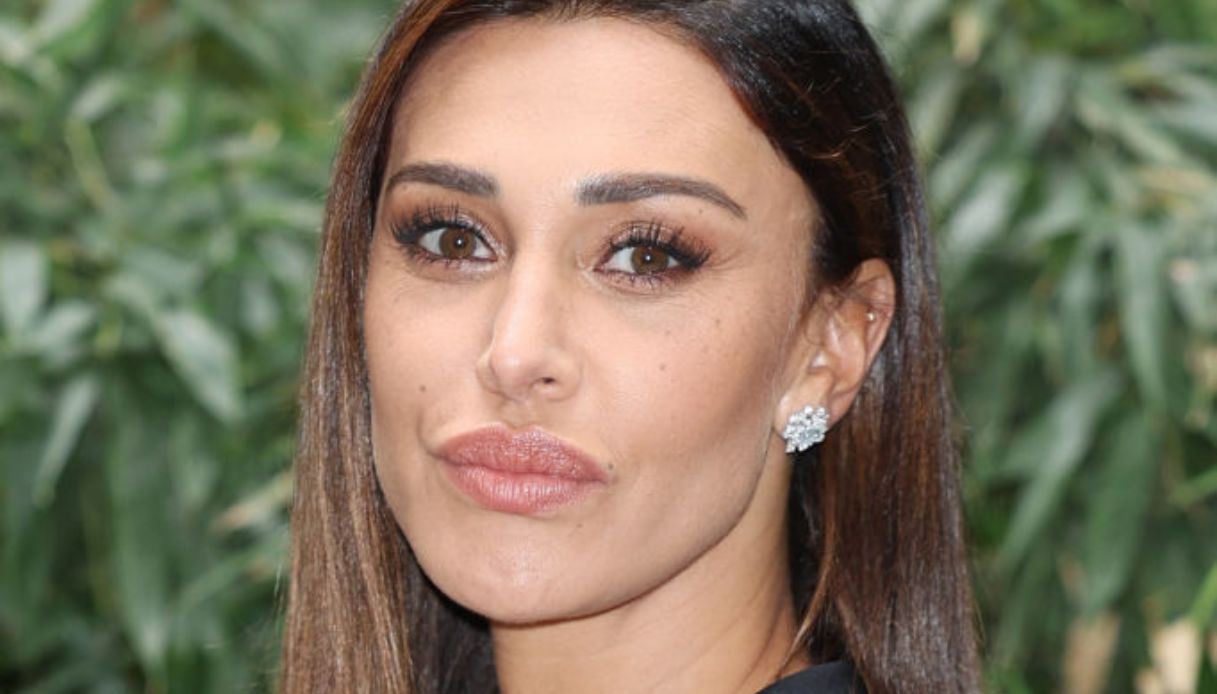 Belen Rodriguez, Paola Ferrari dopo Domenica In: “Basta una camicia per sembrare una Santa”