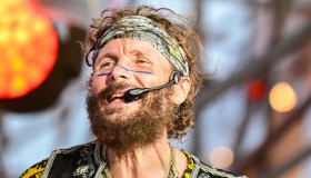 Jovanotti taglia a zero i capelli: il cambio look è un ritorno al passato