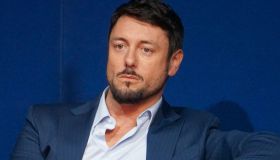 Andrea Giambruno a Mediaset dopo lo scandalo: “Voglio condurre”. Le opzioni sul tavolo