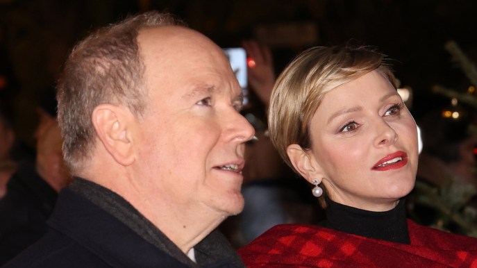 Alberto di Monaco, i 4 figli riuniti per il compleanno dei gemelli. Charlene trema