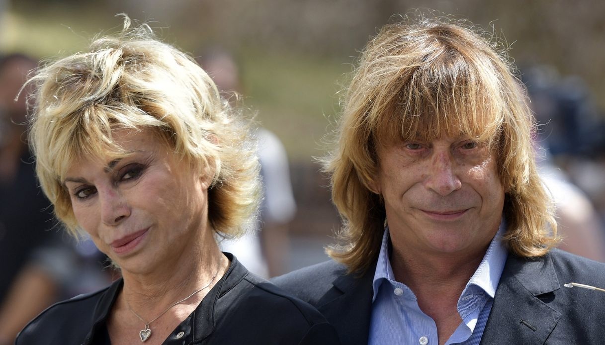 Carmen Russo ed Enzo Paolo Turchi in crisi: “Periodi complicati”