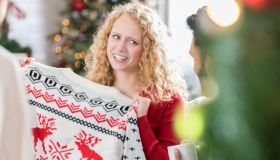 Tutte le cose che non dovresti regalare a una donna a Natale (e non solo)