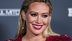 Hilary Duff è incinta del quarto figlio: cartolina di Natale con sorpresa